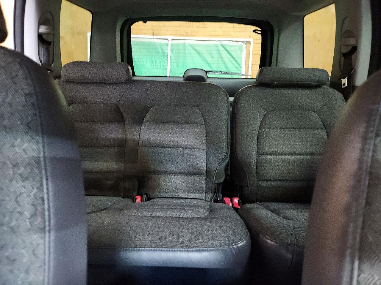 2002 Ford Explorer VIN 1FMZU72K82UD10648 photo 10
