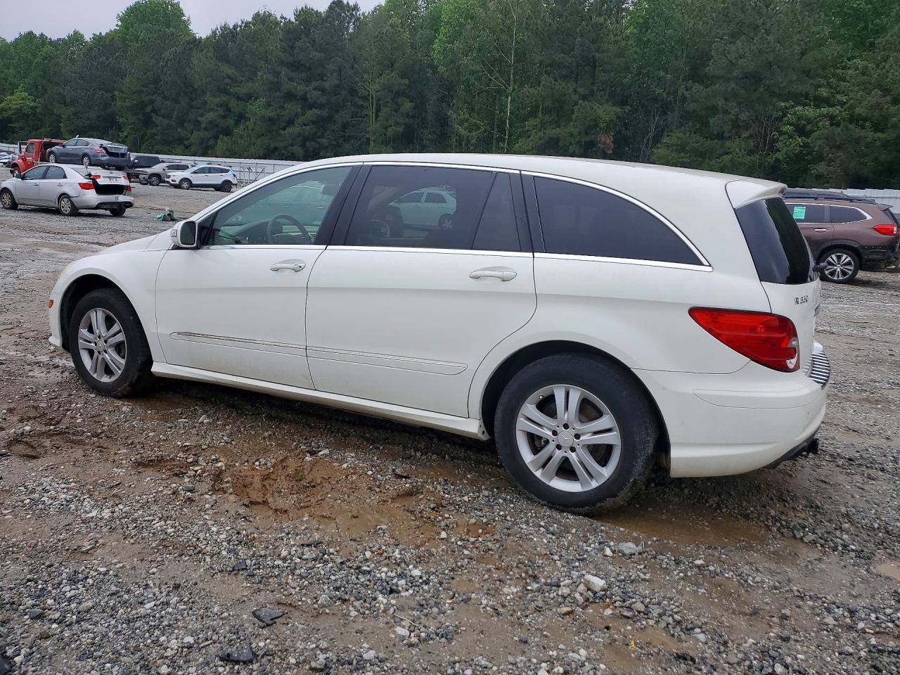 2008 Mercedes R-class VIN 4JGCB56E88A081760 photo 2