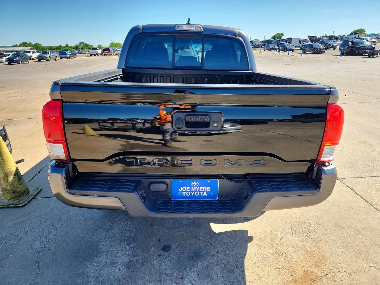 2017 Toyota Tacoma sr VIN 5TFAX5GN8HX095652 photo 6
