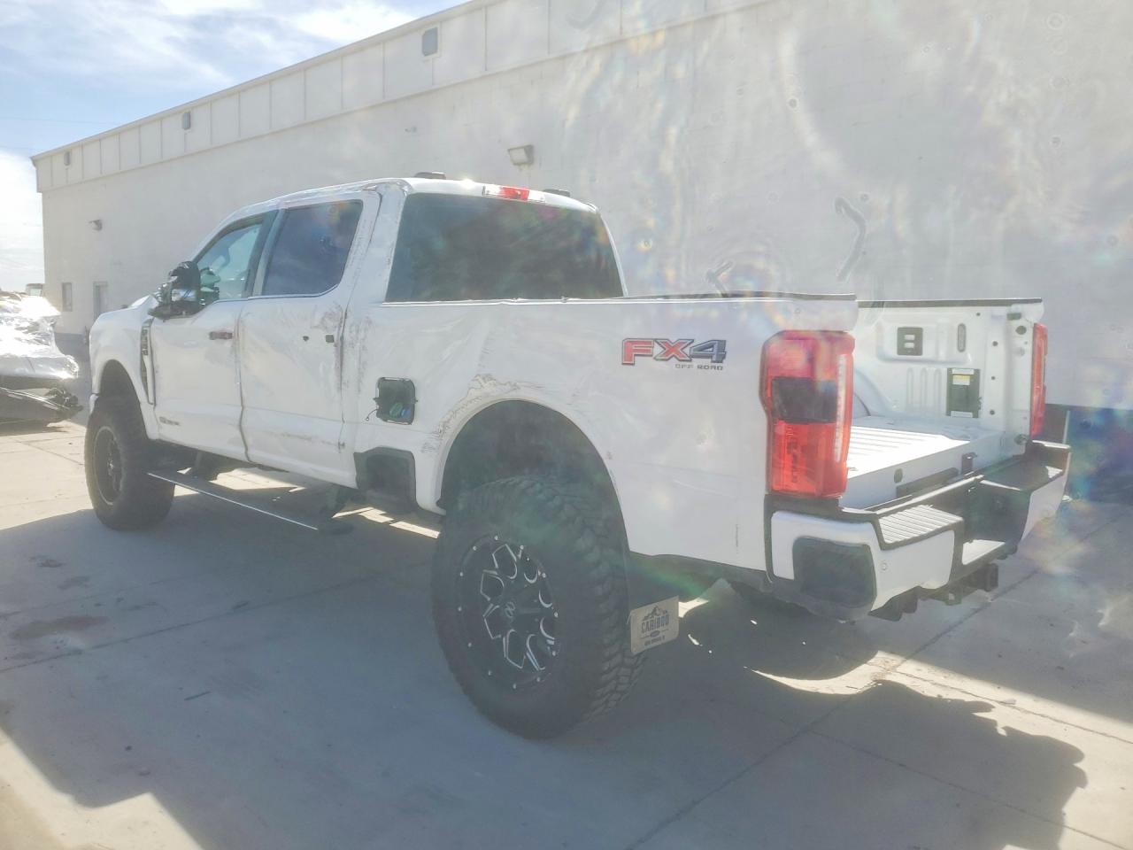 2024 Ford F350 VIN 1FT8W3BT6REF94393 photo 2