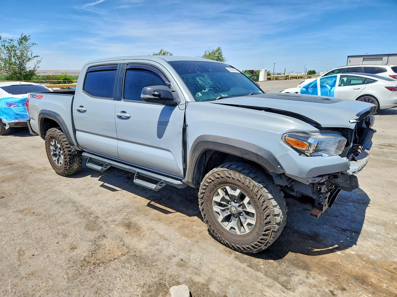 2018 Toyota Tacoma VIN 3TMCZ5AN2JM184642 photo 4