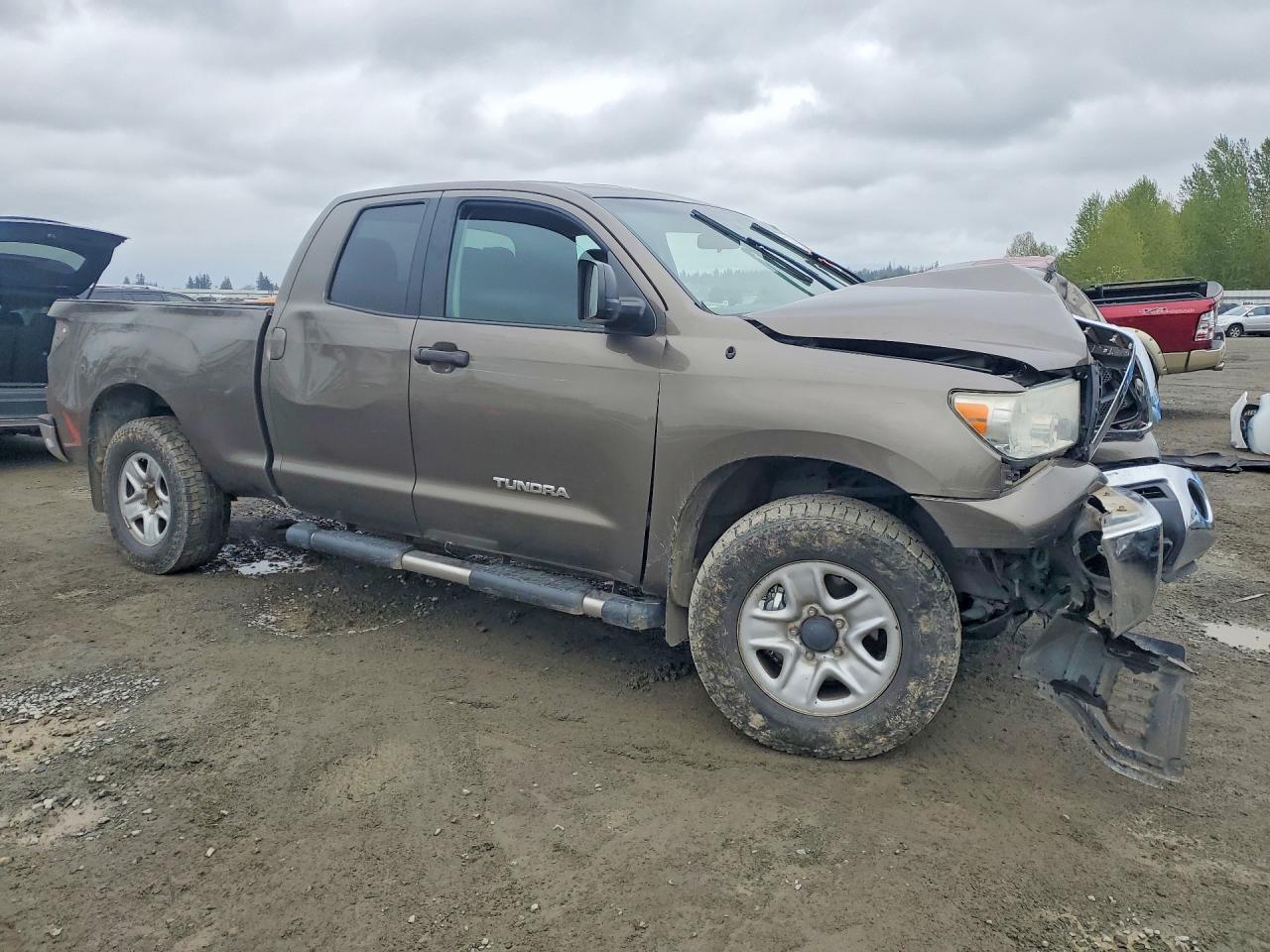2011 Toyota Tundra VIN 5TFUM5F14BX023892 photo 4