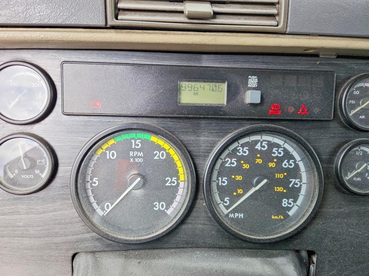 2009 FREIGHTLINER All other VIN 1FUJA6CK59DAC5510 photo 8