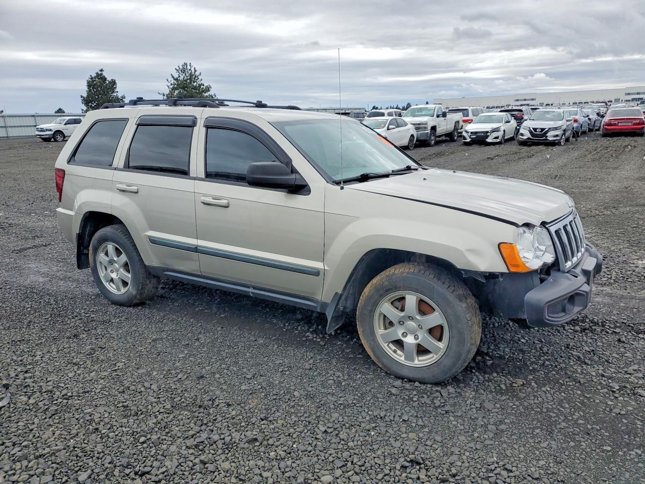 2008 Jeep Cherokee VIN 1J8HR48NX8C243589 photo 4