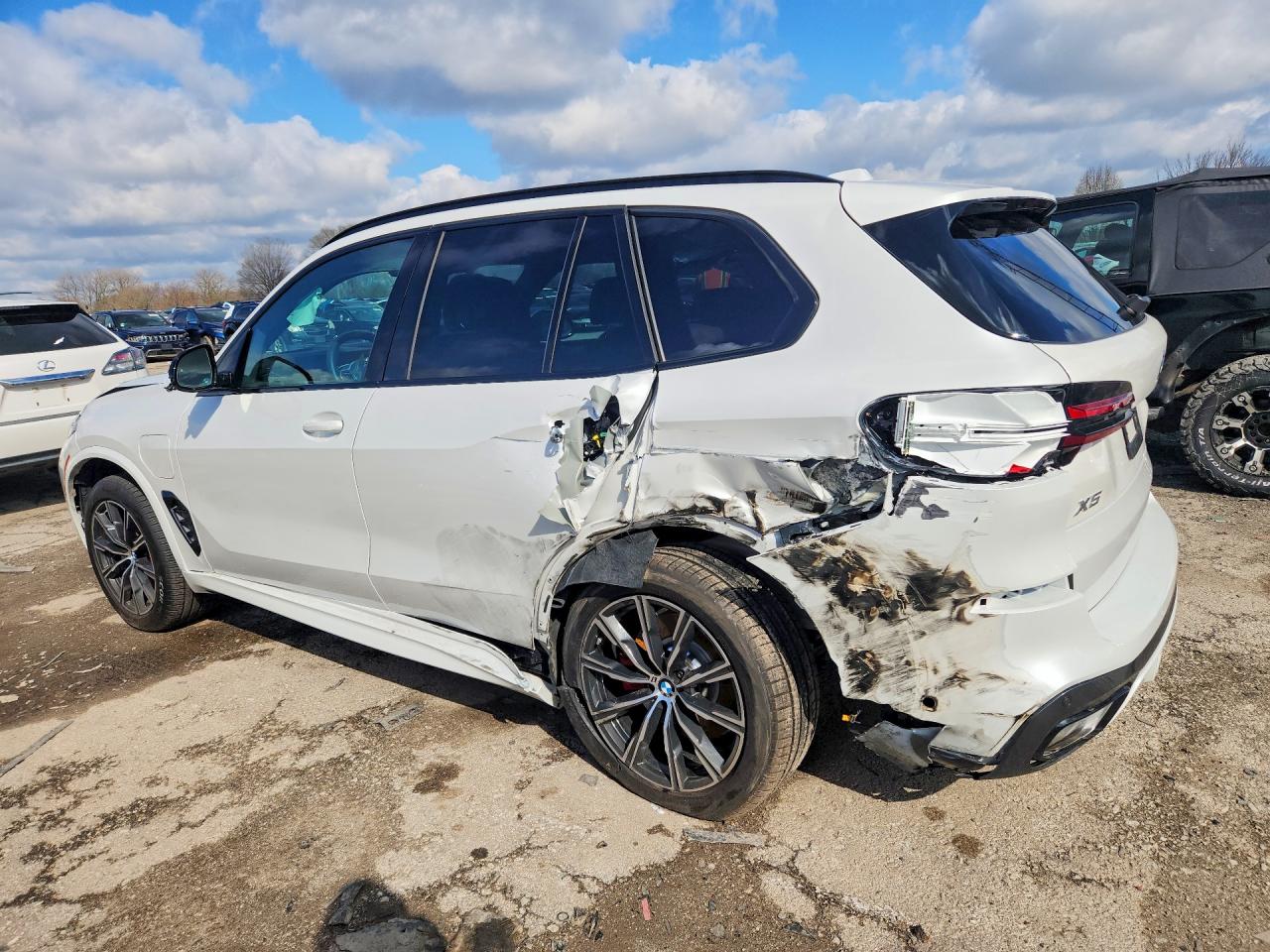 2026 BMW X5 VIN 5UX43EU08T9208142 photo 2