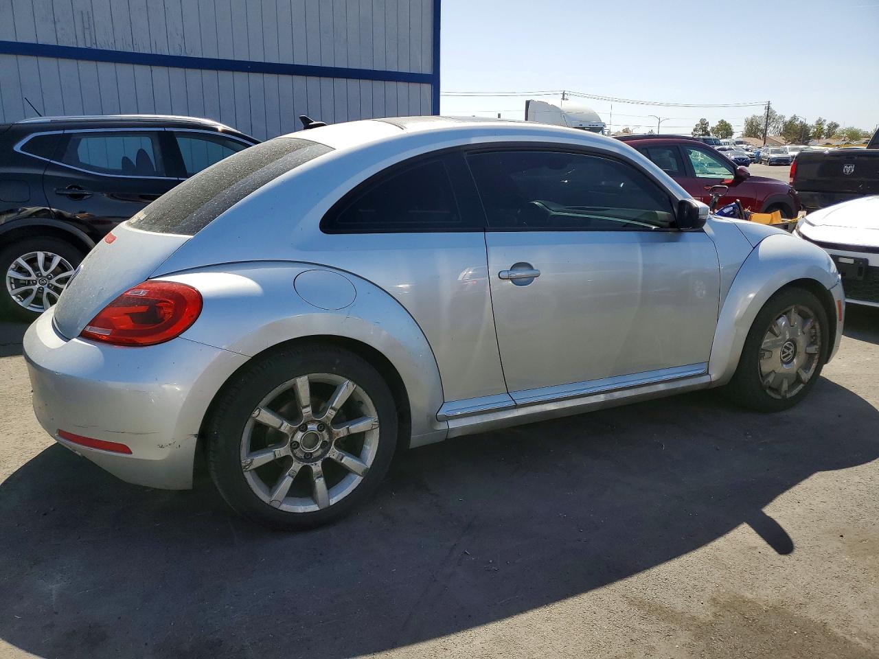 2013 Volkswagen Beetle VIN 3VWJP7AT0DM604486 photo 3