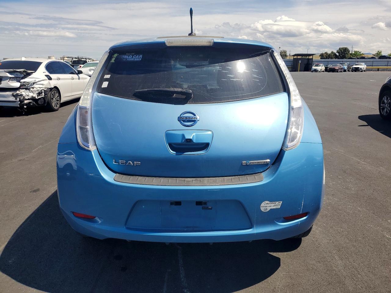 2011 NISS Leaf VIN JN1AZ0CP1BT008762 photo 6