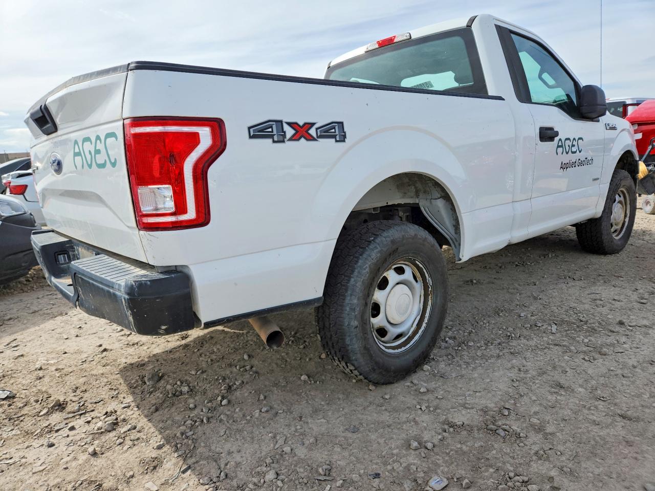 2015 Ford F150 VIN 1FTMF1EP9FFA56097 photo 3