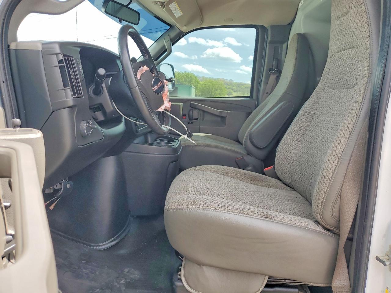 2023 GMC Savana VIN 1GTW7BFP9P1117683 photo 7