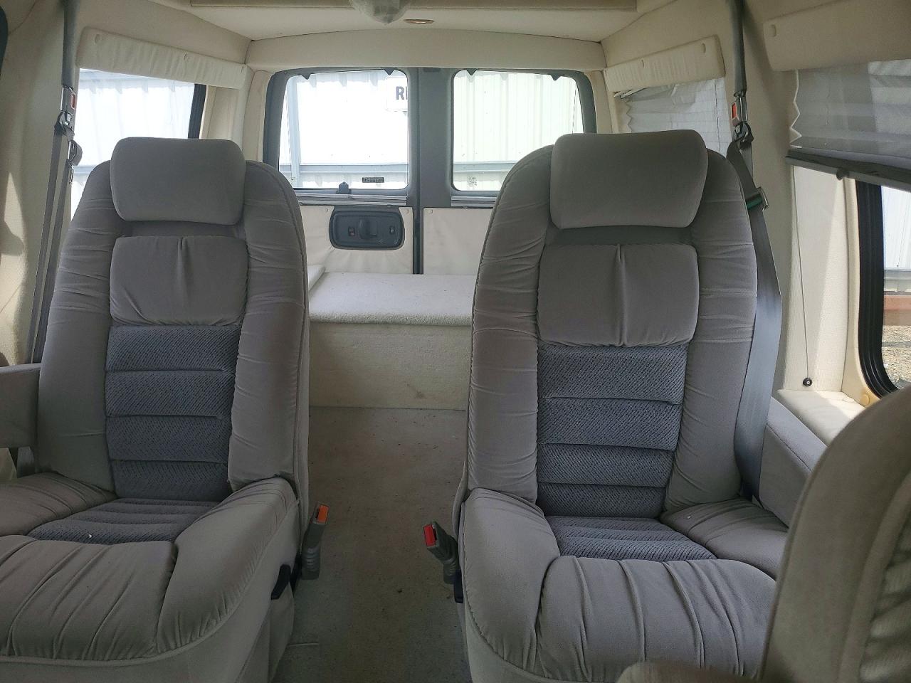 2001 CHEV Express VIN 1GBFG15R111221772 photo 10