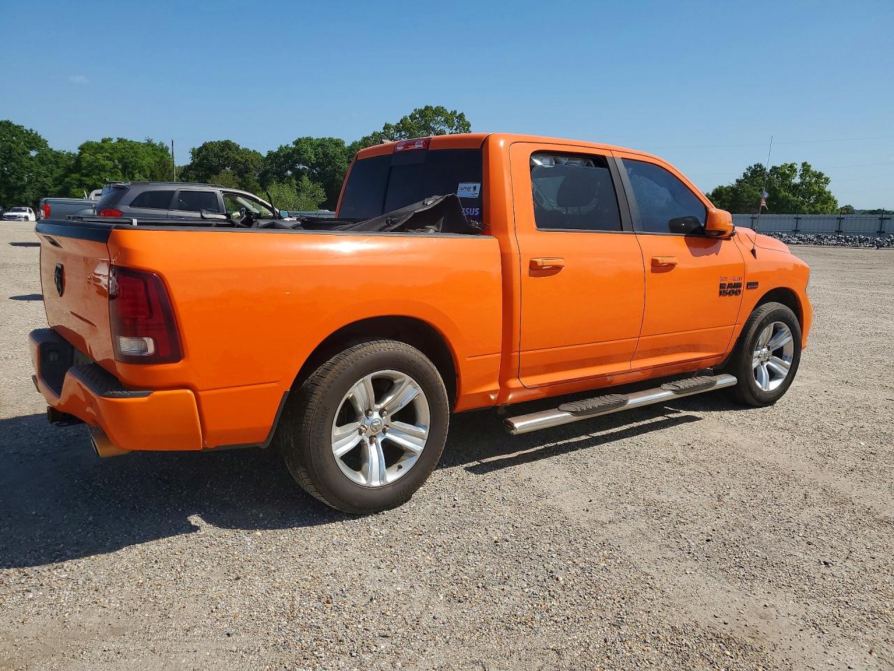 2015 RAM 1500 VIN 1C6RR6MT2FS676488 photo 3