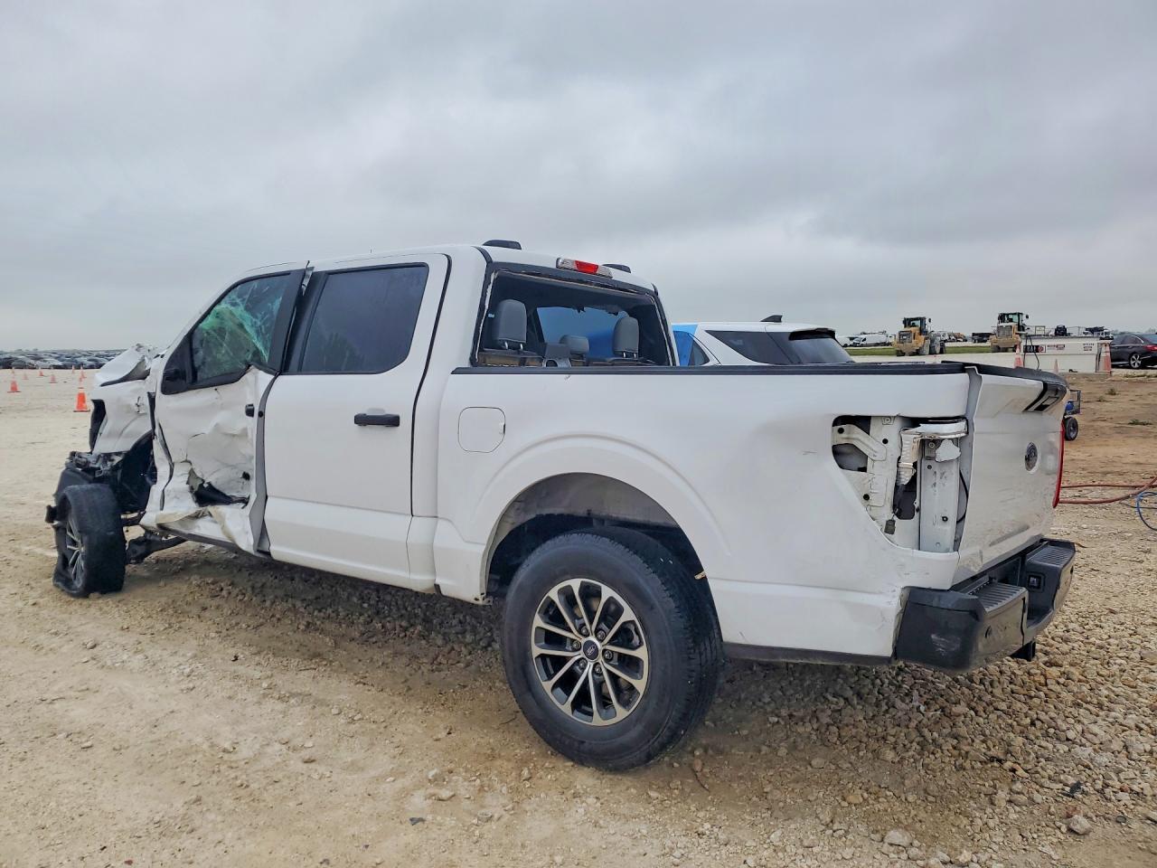 2021 Ford F150 VIN 1FTEW1CB2MKD60470 photo 2