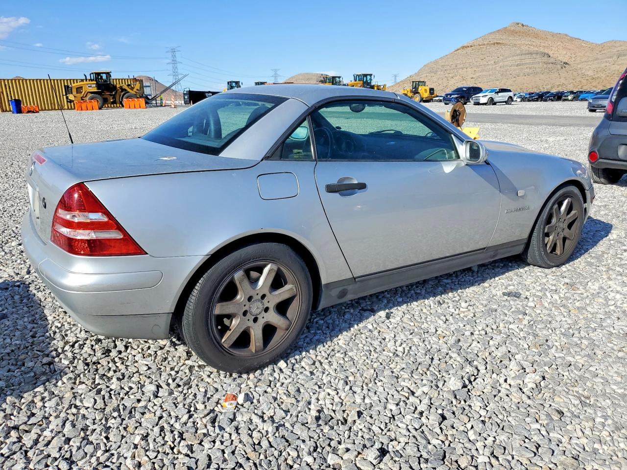 1999 Mercedes Slk-class VIN WDBKK47F0XF099722 photo 3