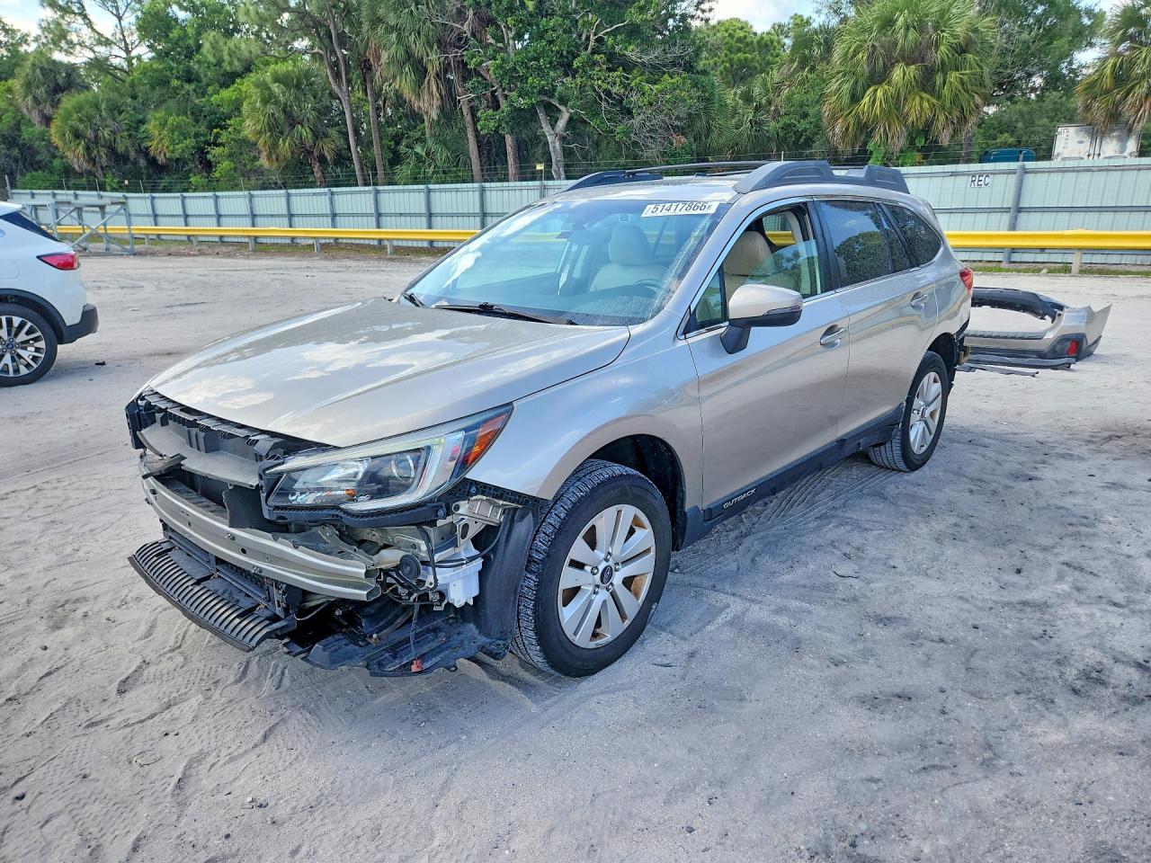 2018 Outback VIN 4S4BSAHC1J3285729 photo 1