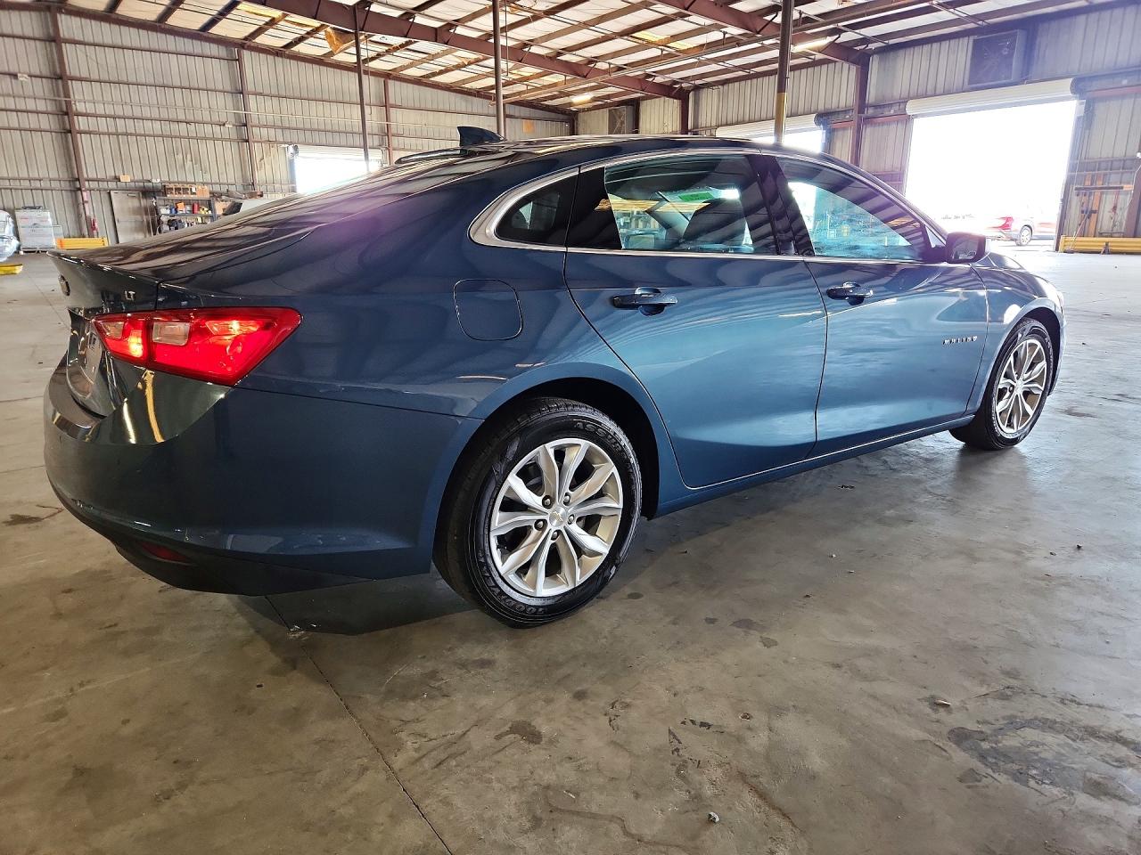 2025 Chevrolet Malibu VIN 1G1ZD5ST4SF119646 photo 3