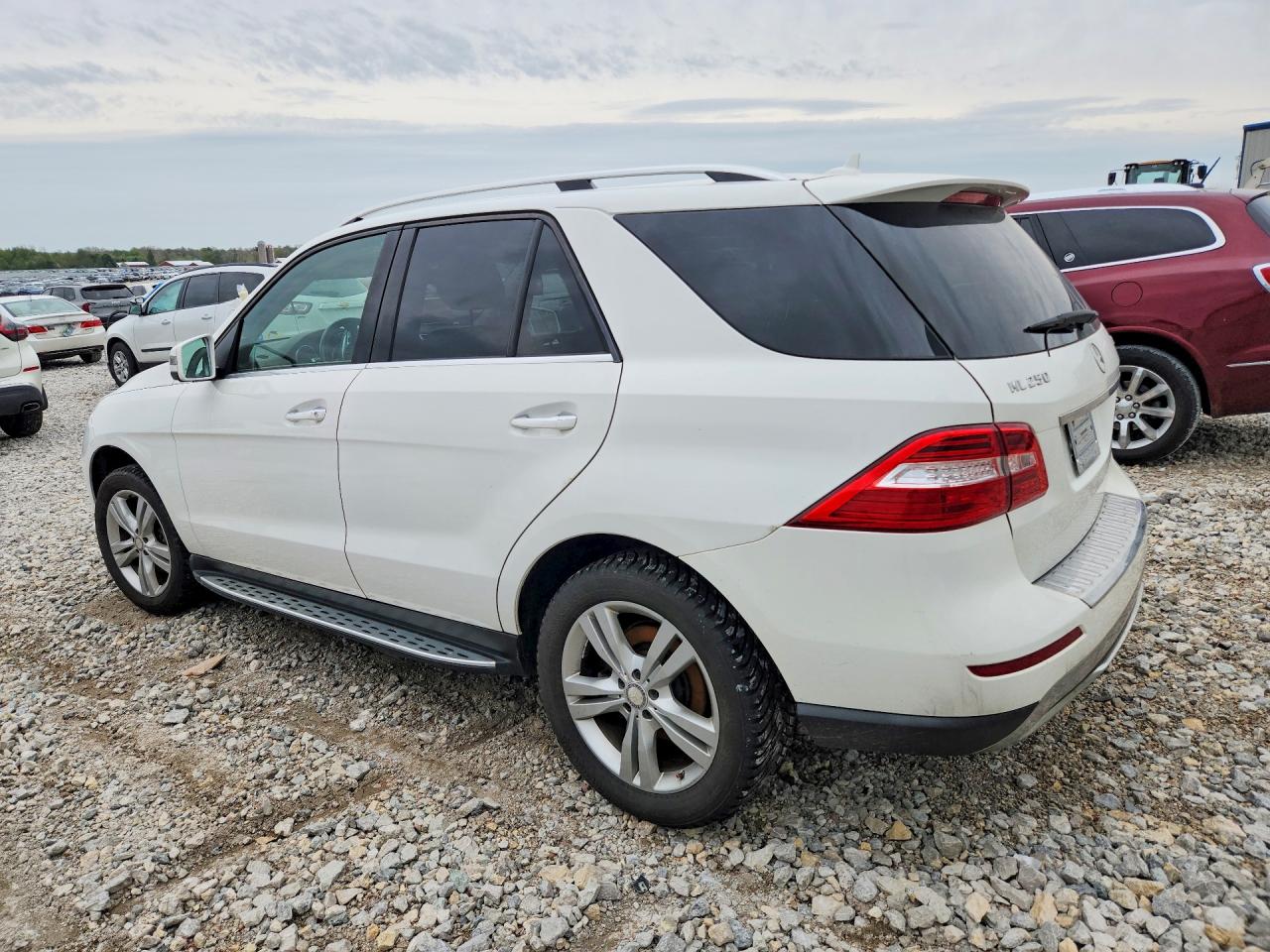 2015 Mercedes-Benz M-class VIN 4JGDA0EB8FA515450 photo 2