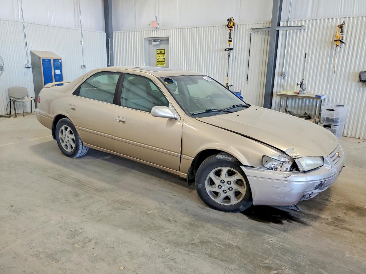 1999 Toyota Camry VIN JT2BF28K7X0176071 photo 4