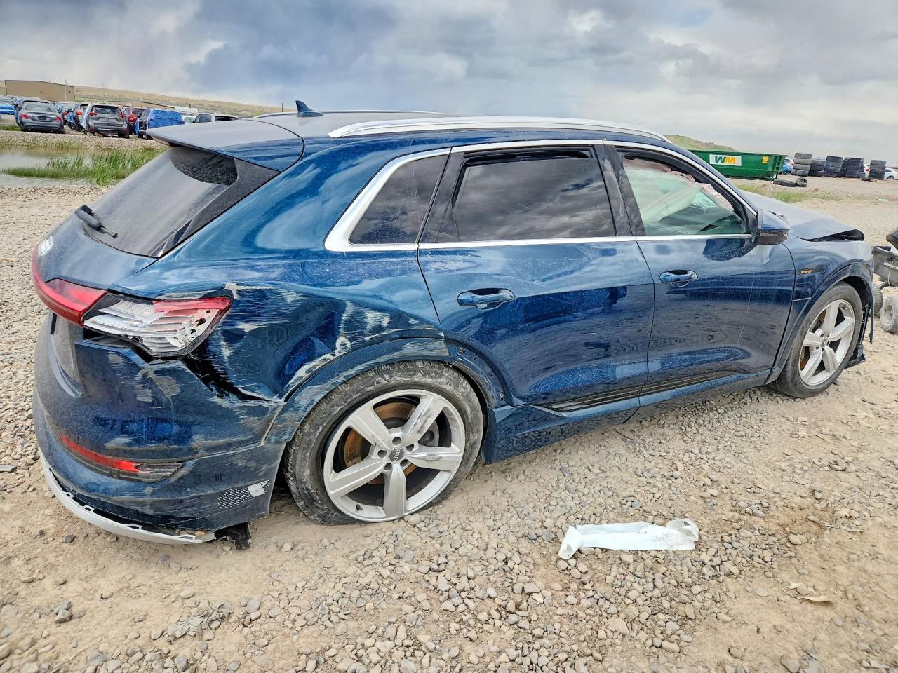 2019 Audi E-tron VIN WA1VAAGE0KB021815 photo 3