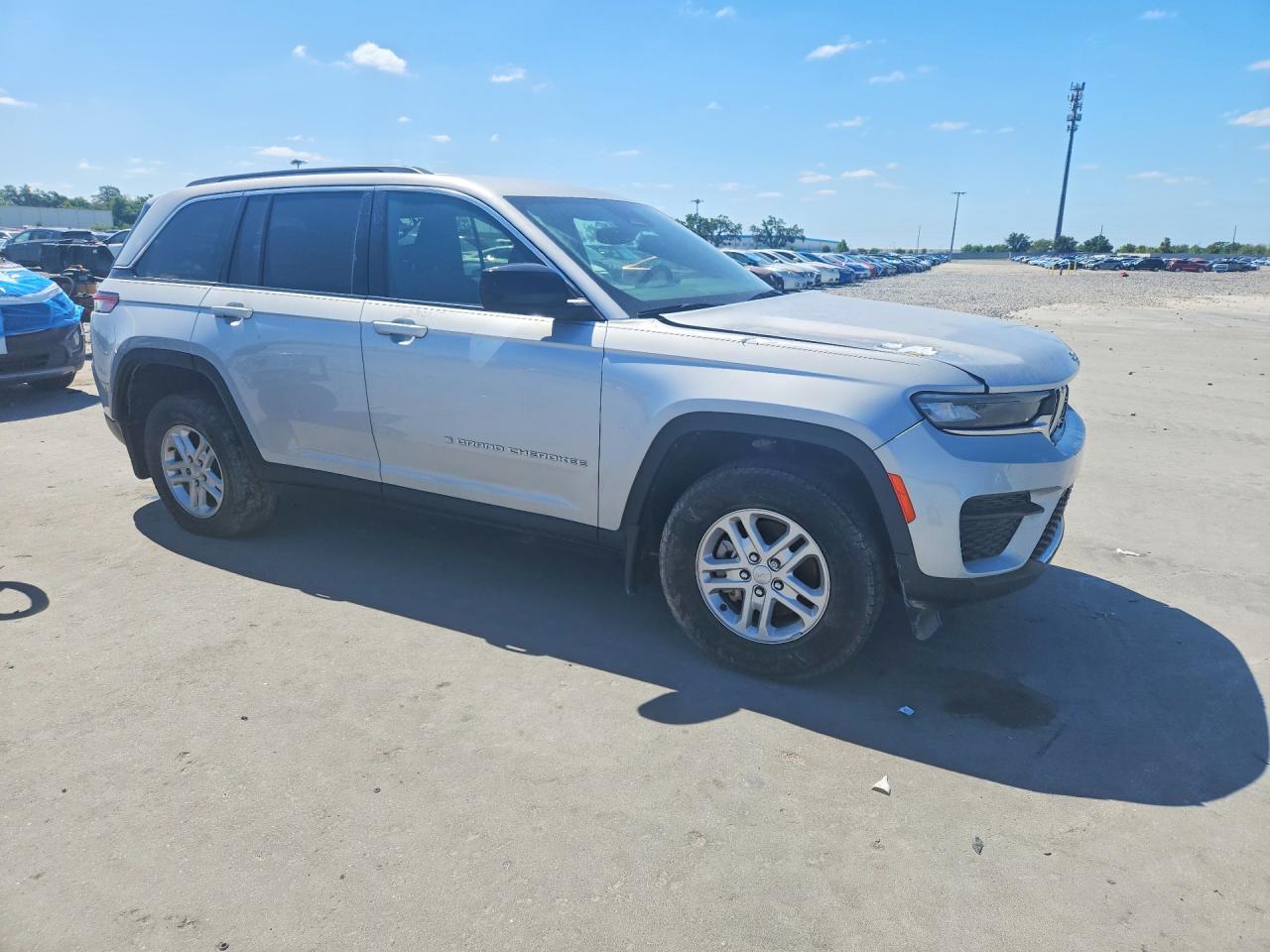 2025 JEEP Cherokee VIN 1C4RJGAG1SC266041 photo 4