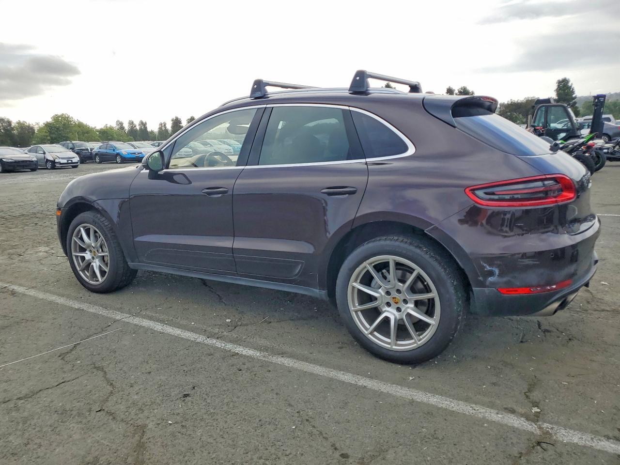 2017 PORSCHE Macan VIN WP1AB2A51HLB13257 photo 2
