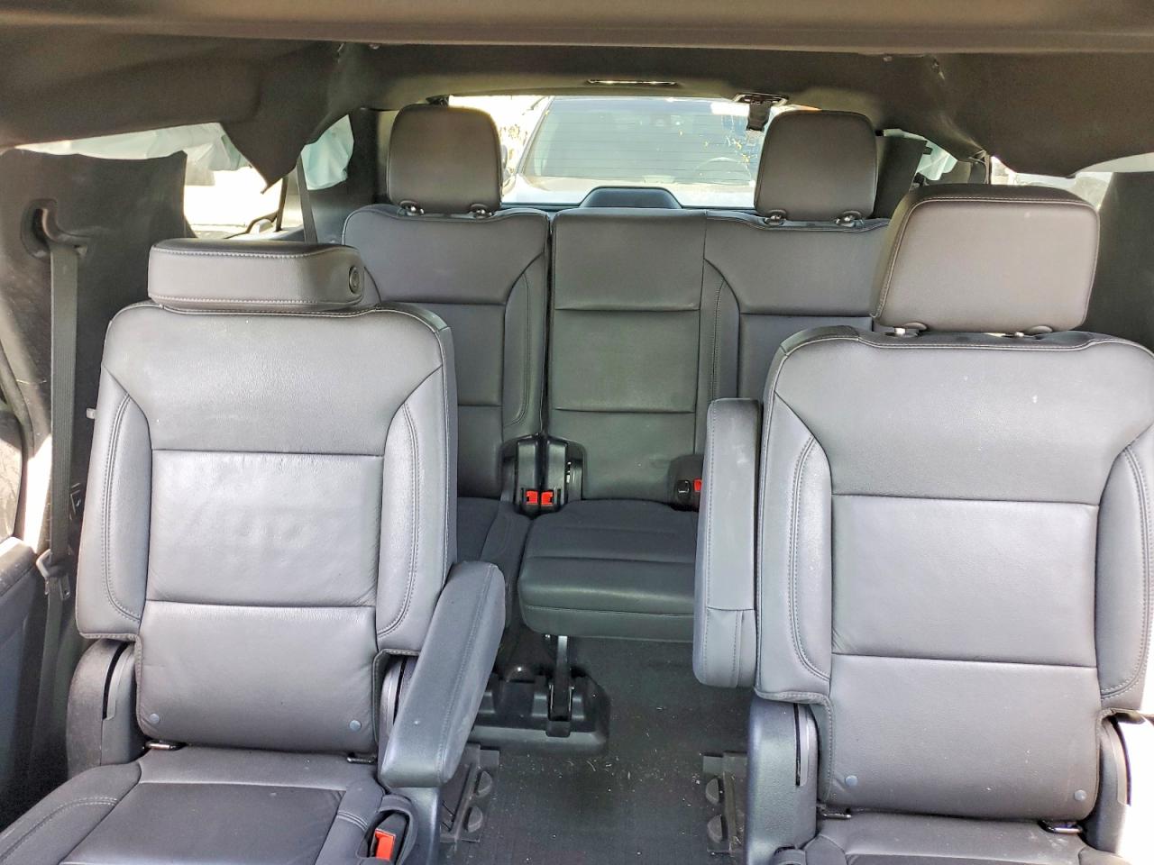 2025 Chevrolet Tahoe VIN 1GNS6NRD7SR148694 photo 10