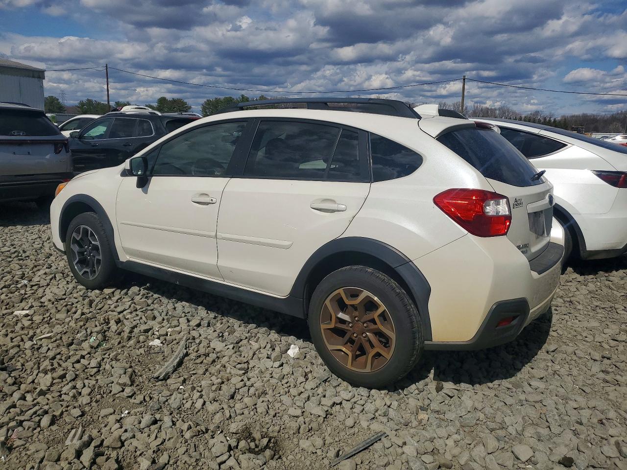 2016 Subaru Crosstrek VIN JF2GPADC7G8275687 photo 2