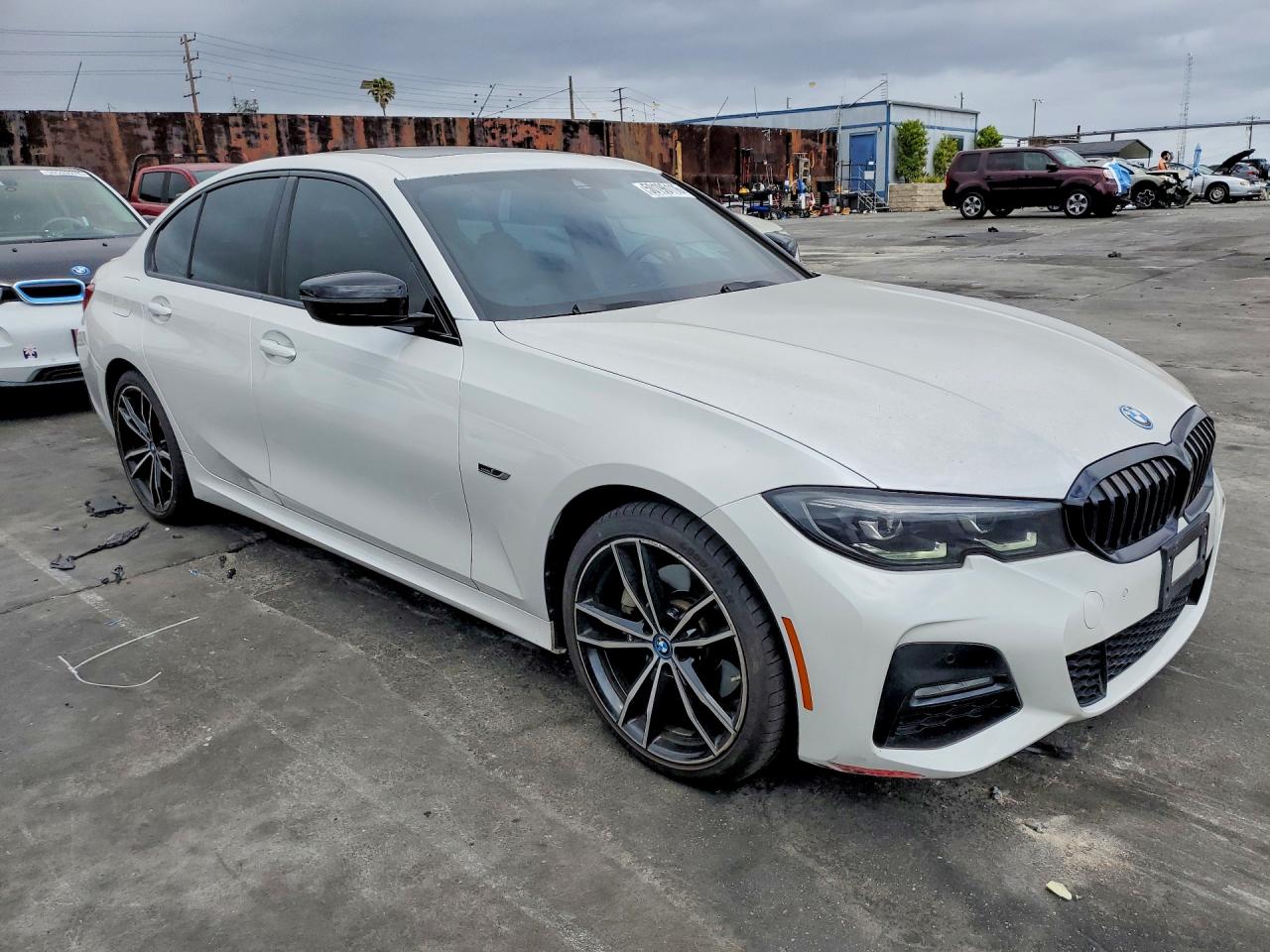 2022 BMW 3 series VIN 3MW5P7J02N8C52903 photo 4