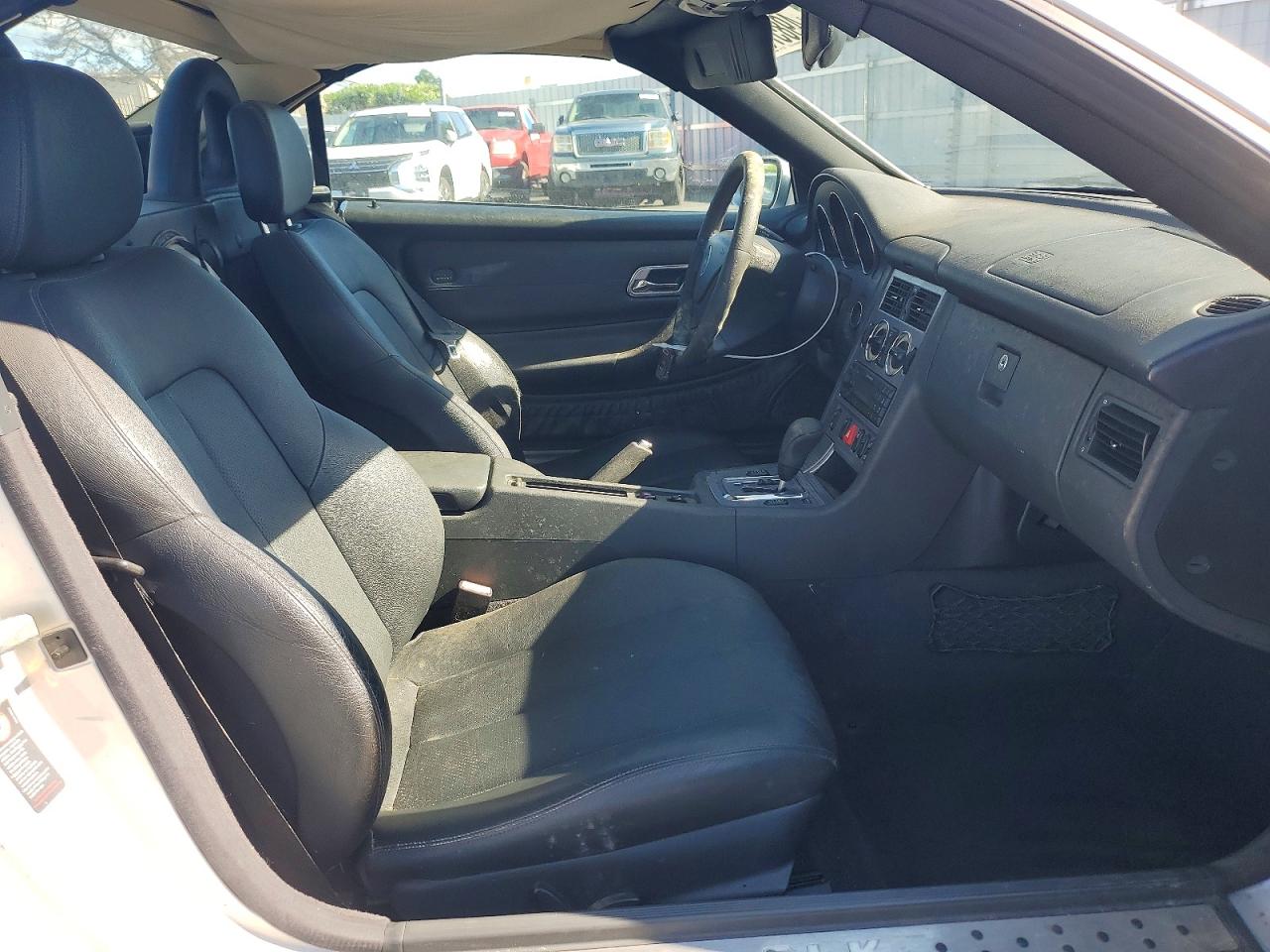 2004 Mercedes-Benz Slk-class VIN WDBKK49F34F306287 photo 10