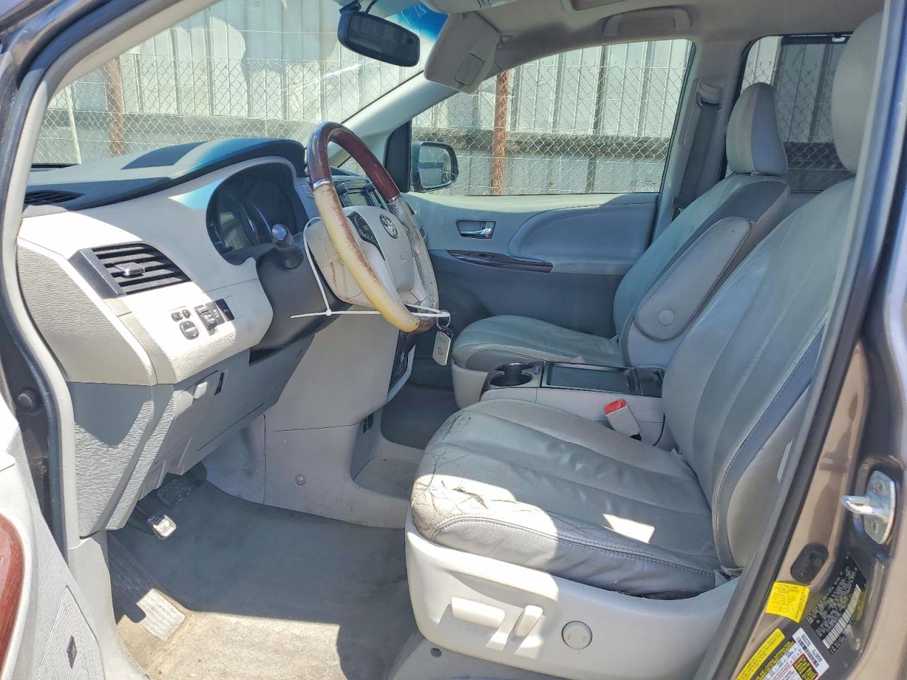 2011 Toyota All models VIN 5TDYK3DC1BS152064 photo 7