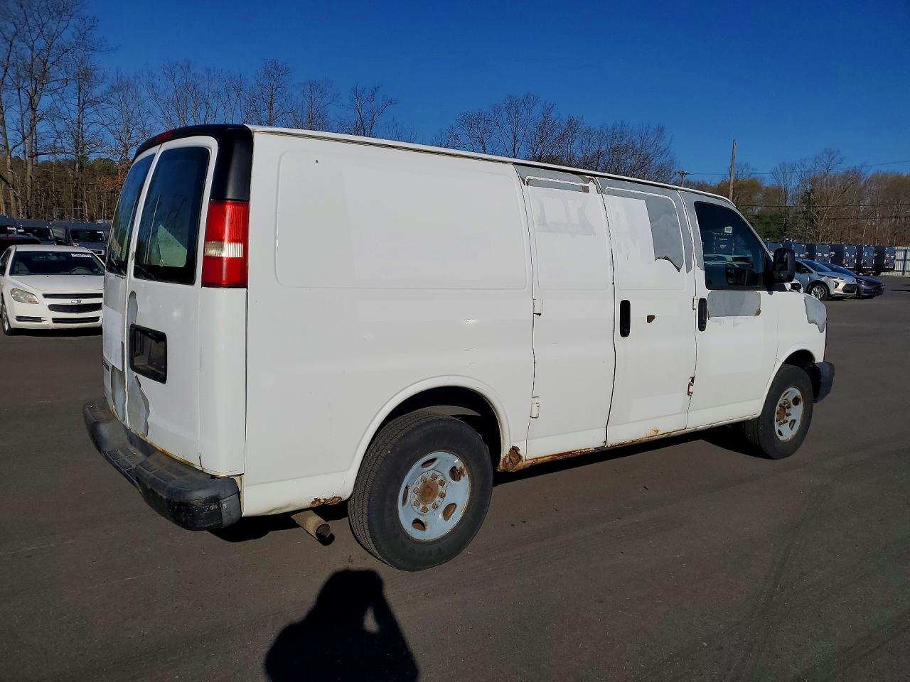 2008 CHEV Express VIN 1GCGG25C181213912 photo 3