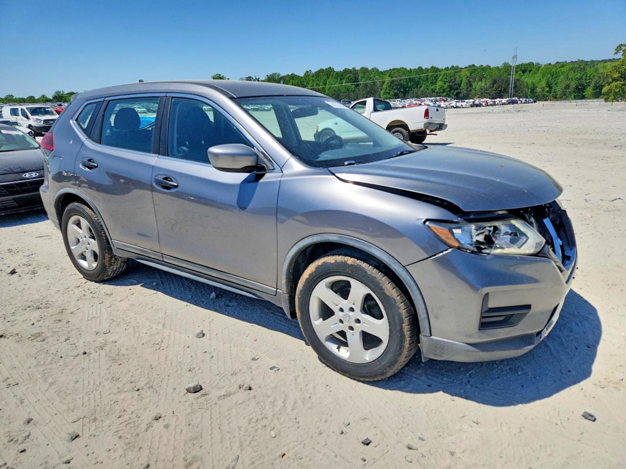 2018 Nissan Rogue VIN KNMAT2MT1JP562428 photo 4