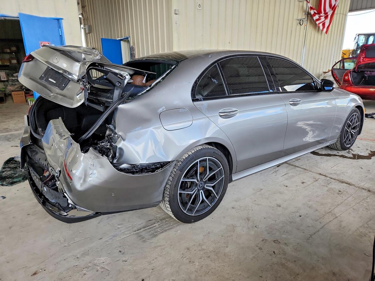 2021 MERCEDES-BENZ E-class VIN W1KZF8DB1MA966508 photo 3