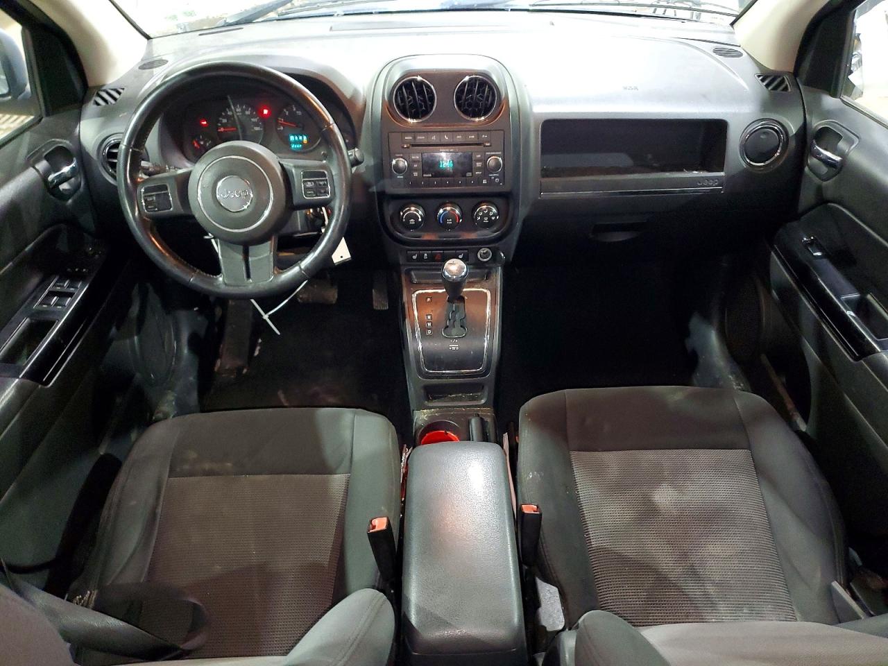 2011 Jeep Compass VIN 1J4NT1FA0BD137528 photo 8