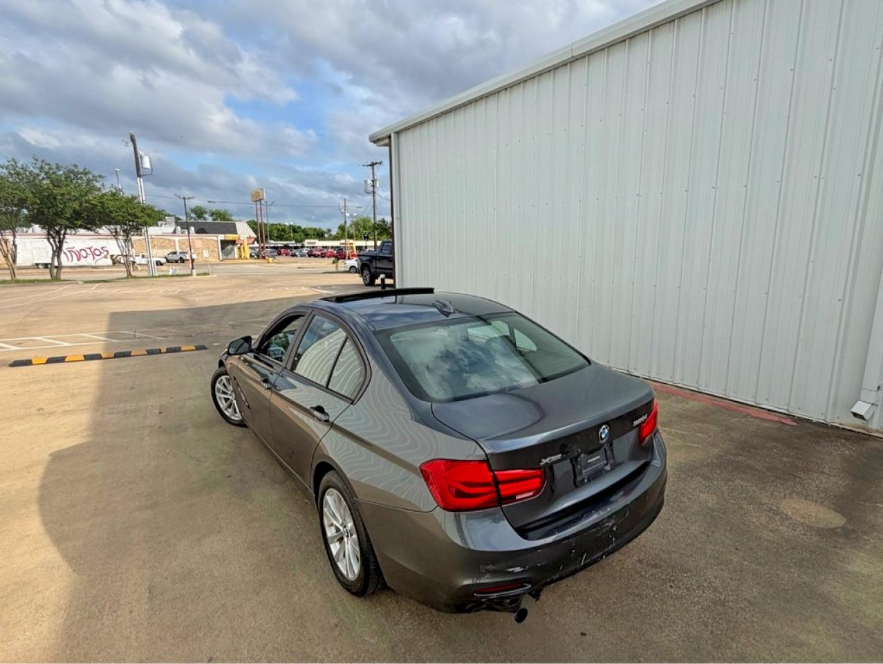2016 BMW 3 series VIN WBA8E5G55GNT93166 photo 3