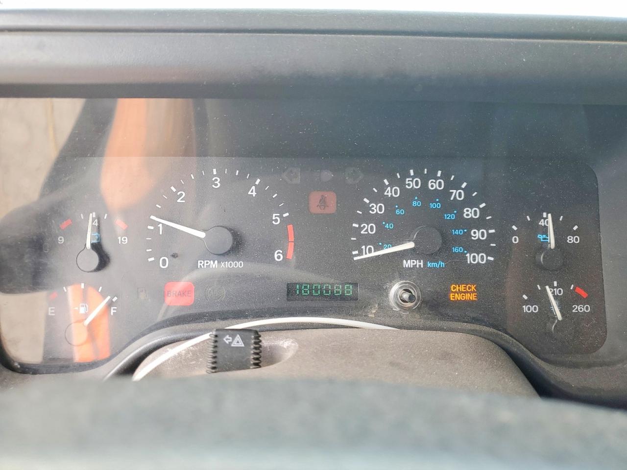 1997 Jeep Wrangler / VIN 1J4FY29PXVP523923 photo 9