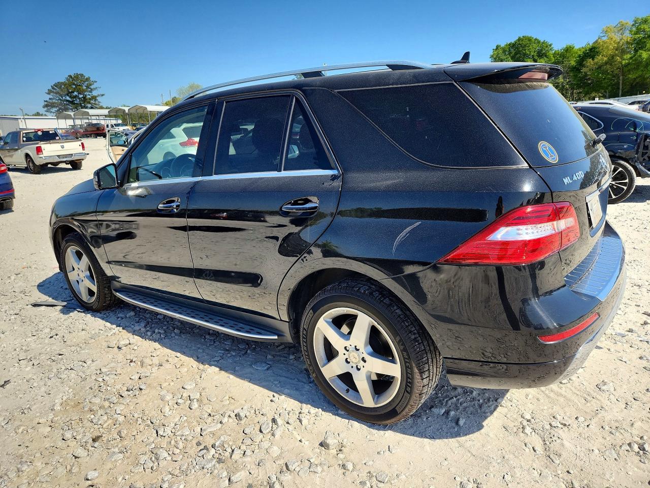 2015 Mercedes-Benz M-class VIN 4JGDA5GB0FA532477 photo 2