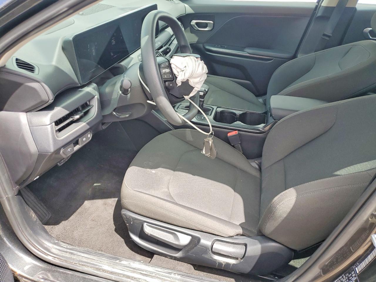 2026 Kia All other VIN 3KPFT4DE9TE251318 photo 7