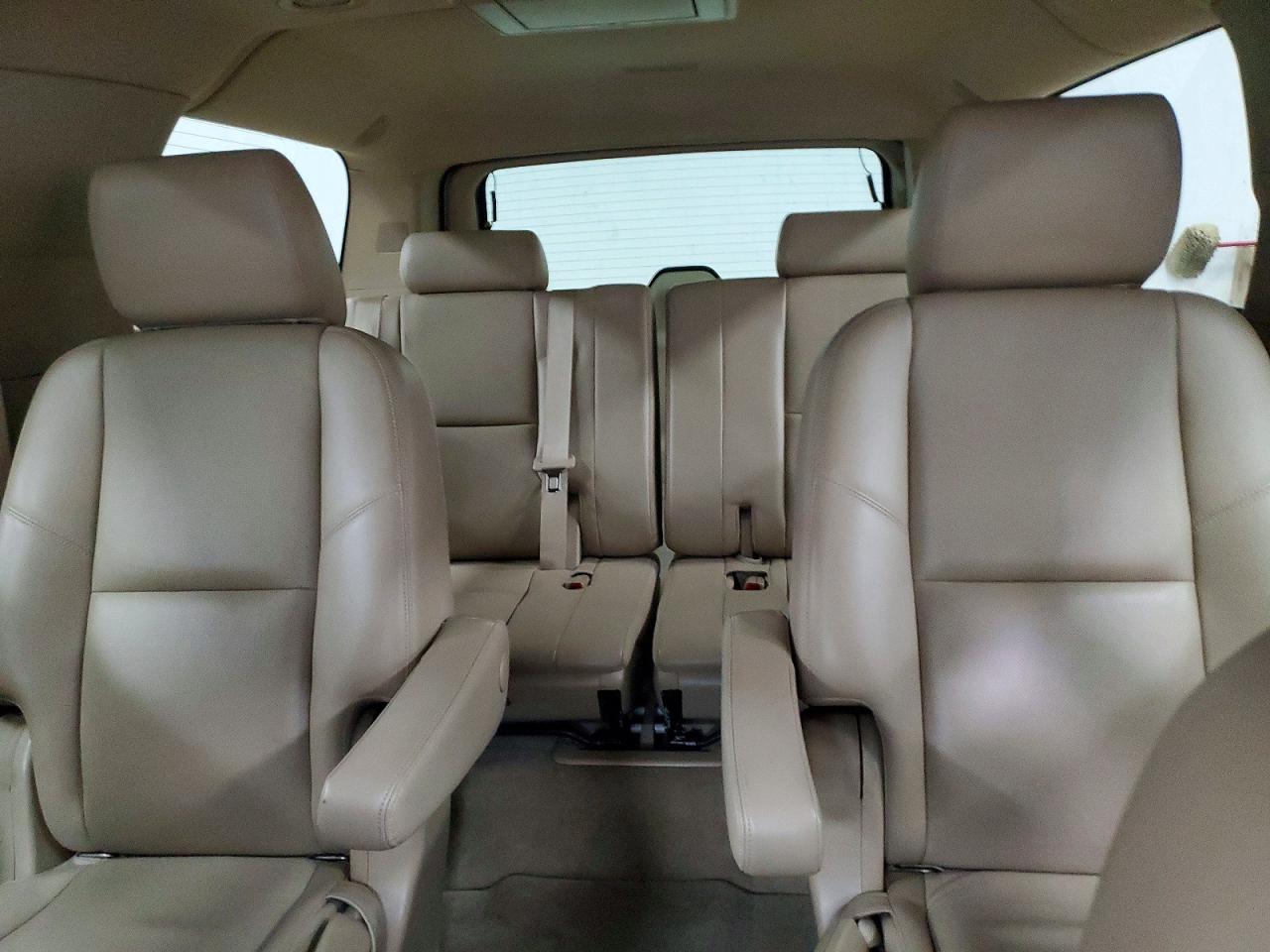 2014 Chevrolet Suburban VIN 1GNSKKE7XER164189 photo 10