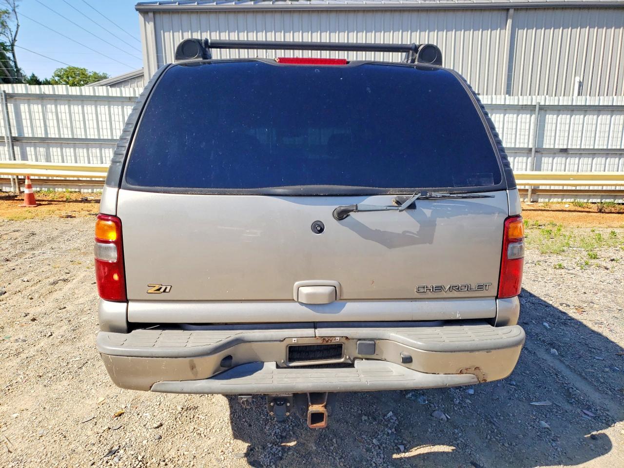 2002 Chevrolet Suburban VIN 3GNFK16Z22G335833 photo 6
