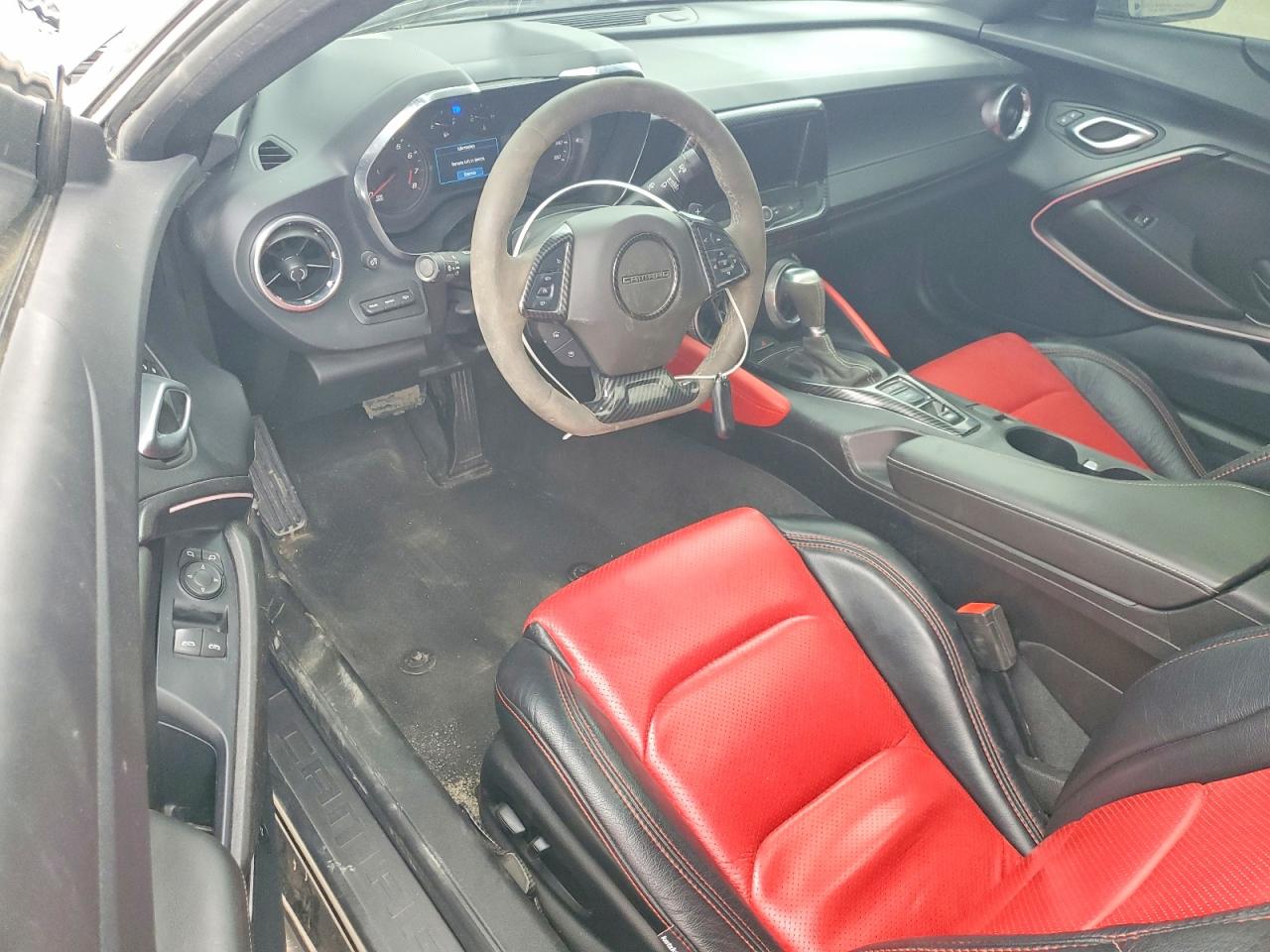 2024 Chevrolet Camaro VIN 1G1FB1RS0R0108302 photo 8