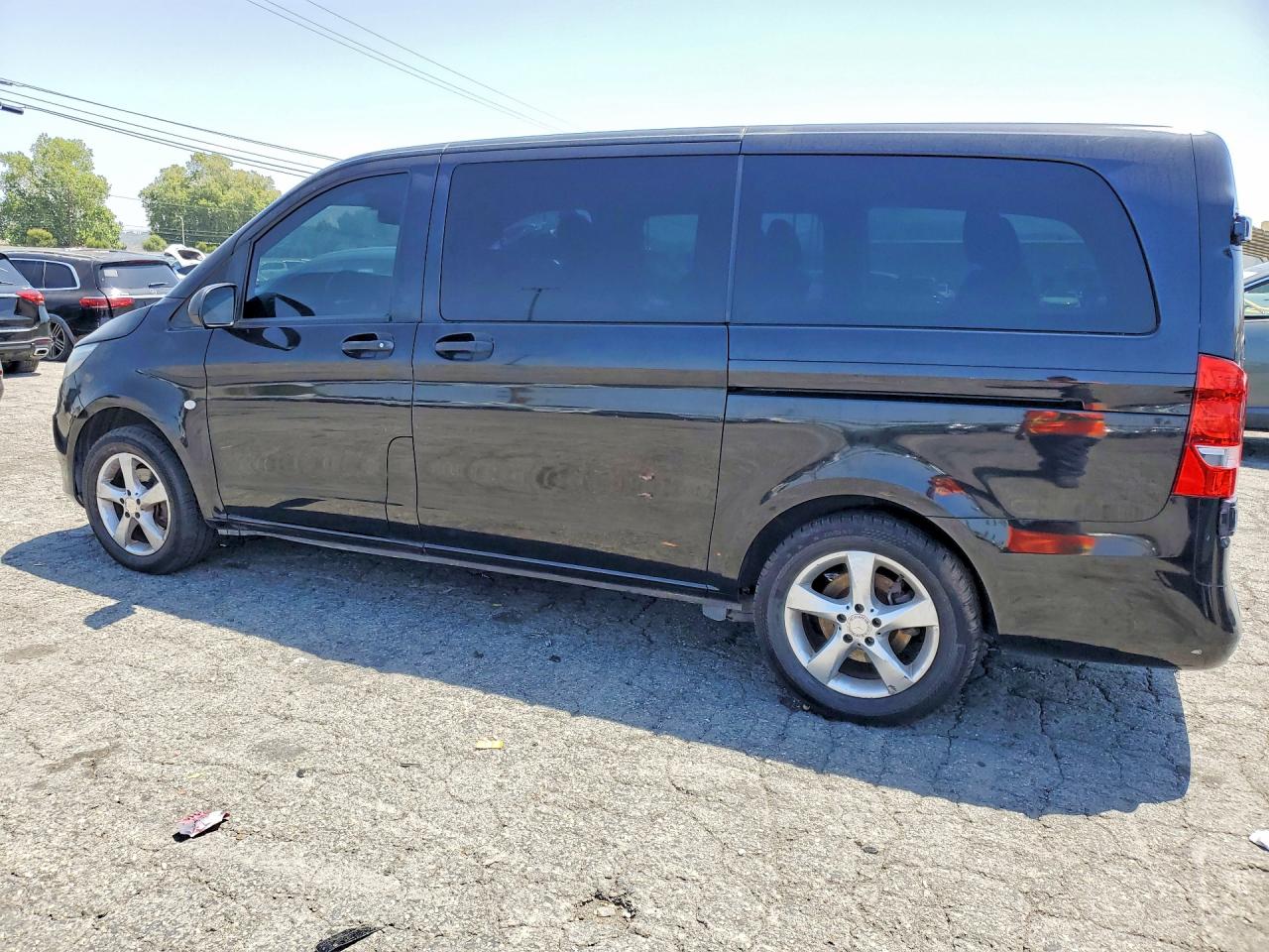 2017 Mercedes Metris VIN WD4PG2EE1H3293224 photo 2