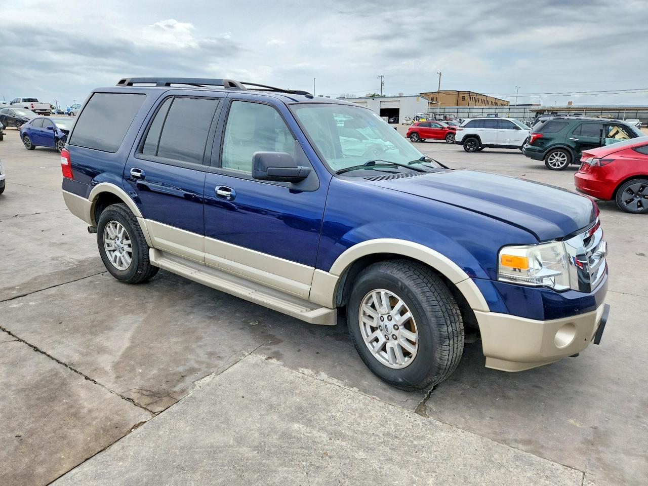2010 Ford Expedition VIN 1FMJU1J57AEA99215 photo 4
