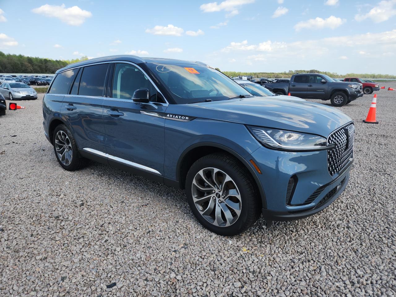 2025 Lincoln Aviator VIN 5LM5J6XC1SGL34045 photo 4