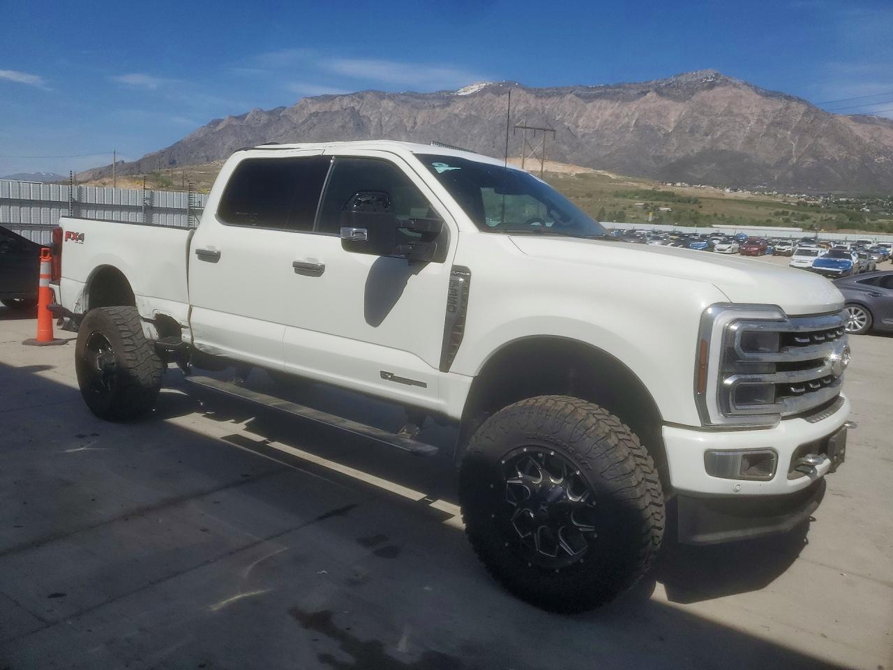 2024 Ford F350 VIN 1FT8W3BT6REF94393 photo 4