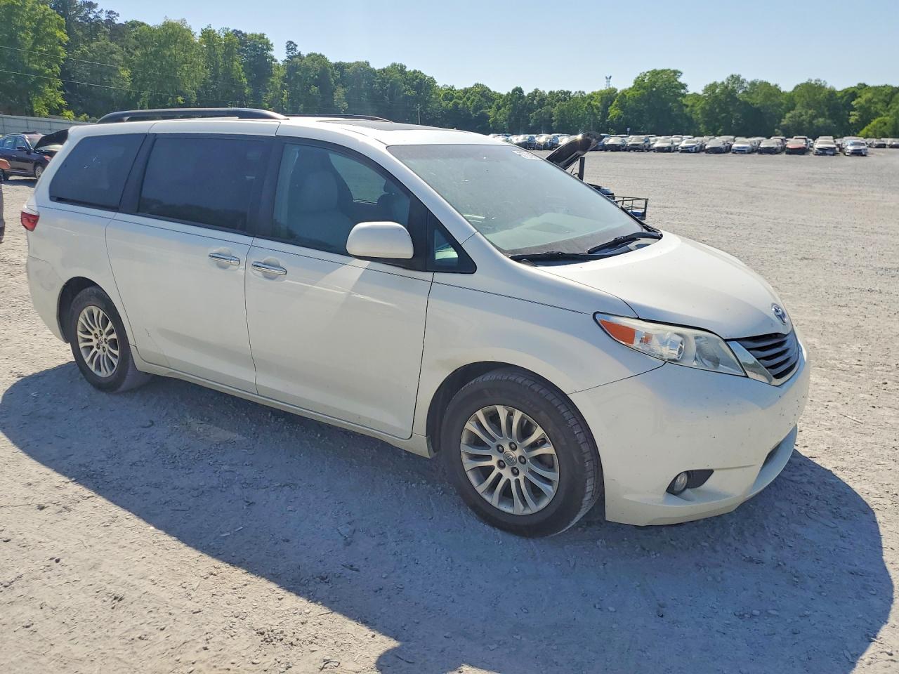 2016 Toyota Sienna VIN 5TDYK3DC7GS722785 photo 4