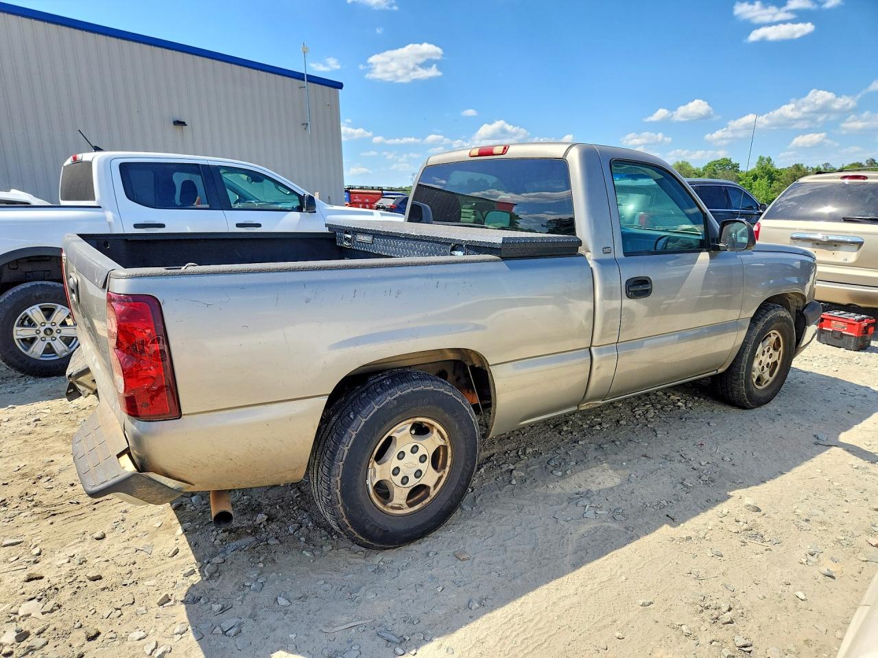2003 Chevrolet Silverado VIN 1GCEC14X53Z199055 photo 3