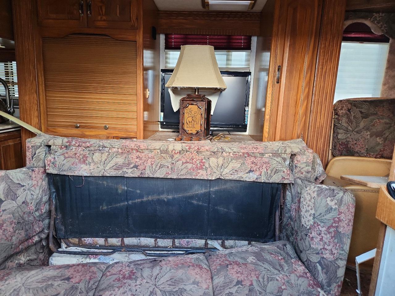 2000 ROYAL Internatio VIN 19F63A6R9Y1008559 photo 8