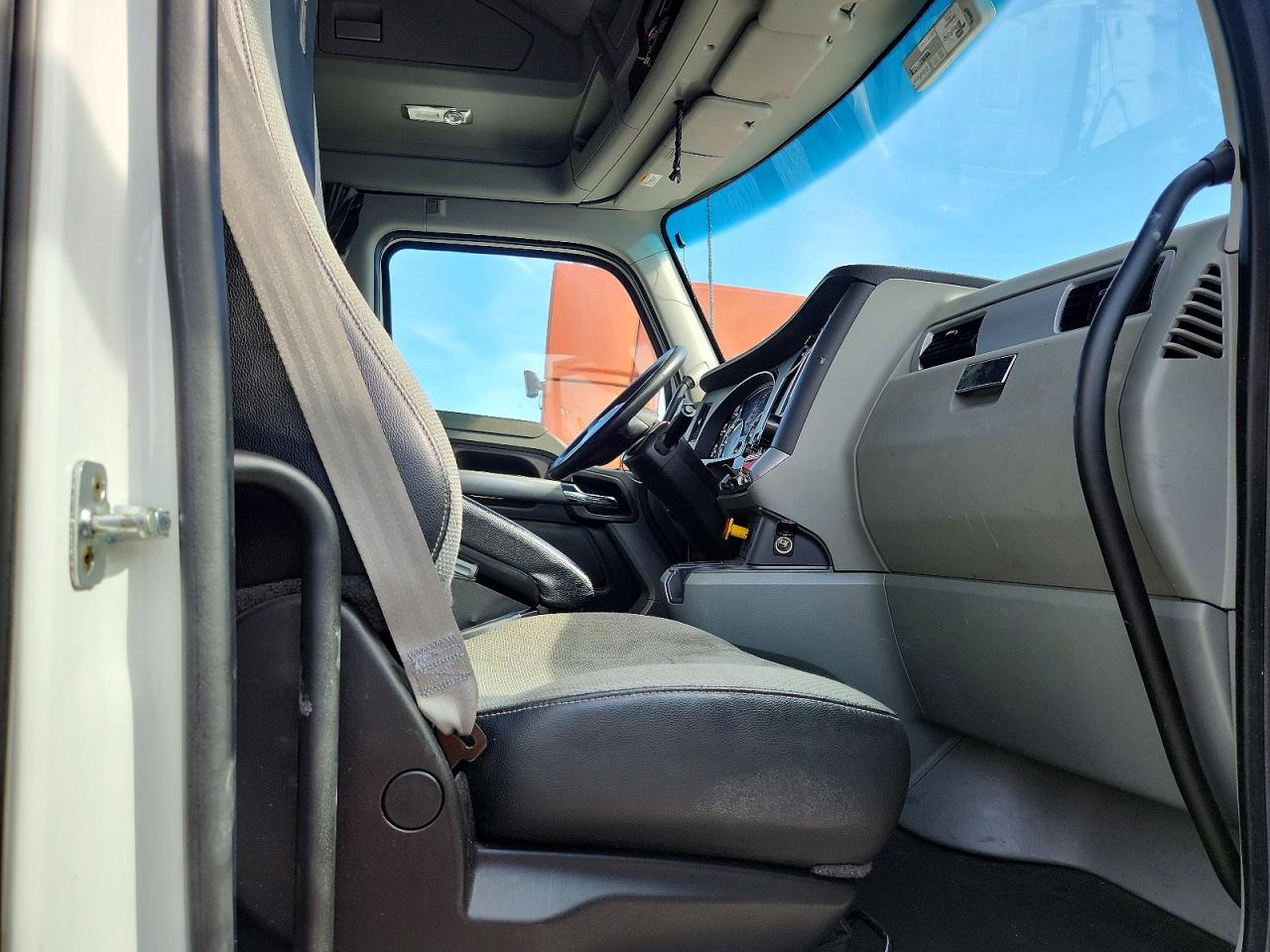 2020 KENWORTH All other VIN 1XKYDP9X0LJ311141 photo 5