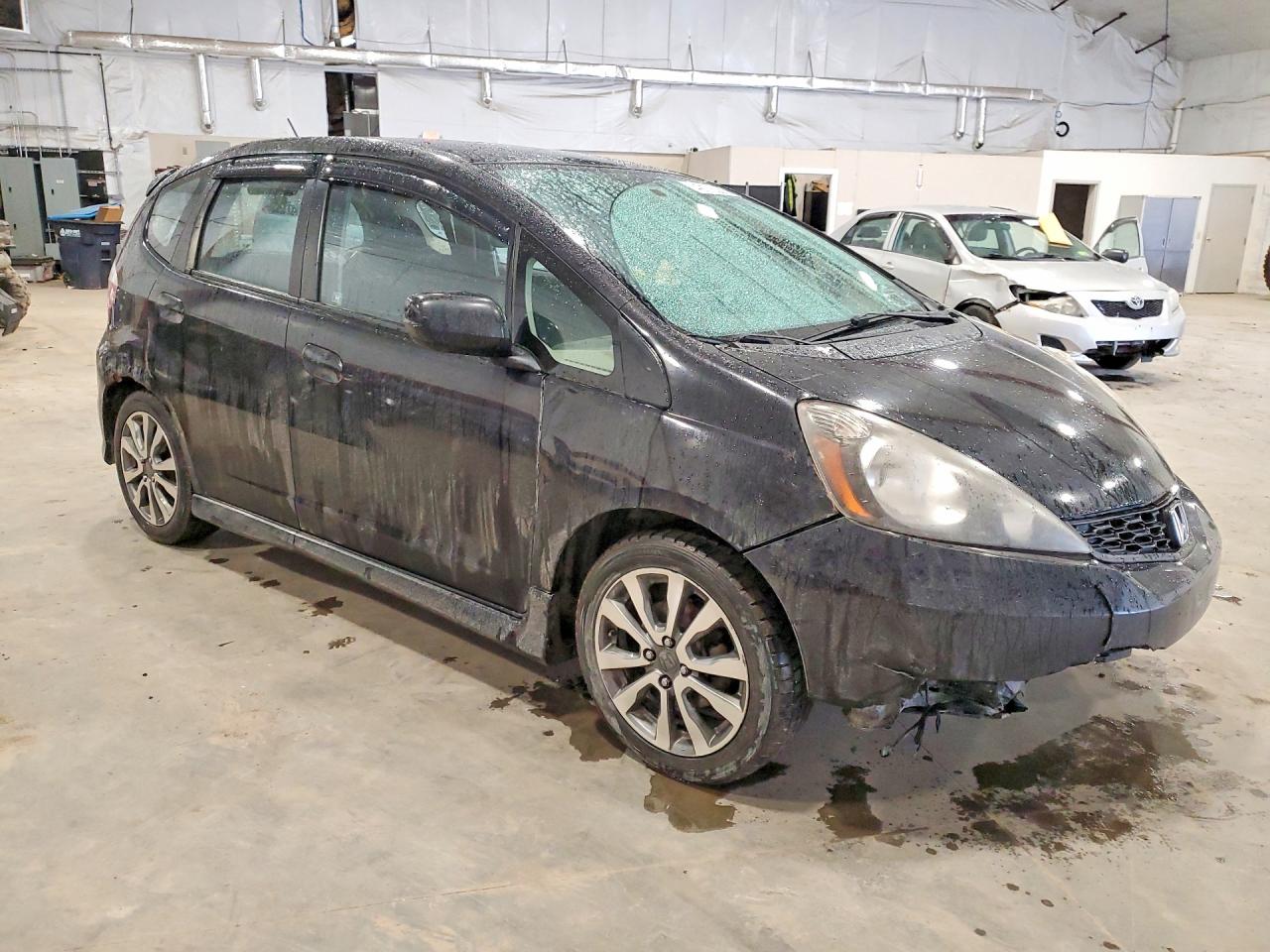 2013 Honda Fit VIN JHMGE8H51DC069846 photo 4