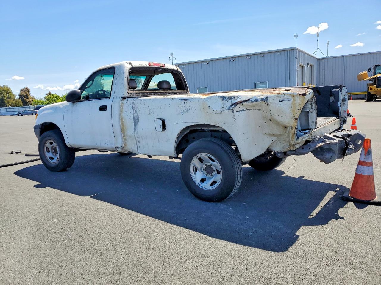2000 Toyota Tundra VIN 5TBJN3217YS107853 photo 2